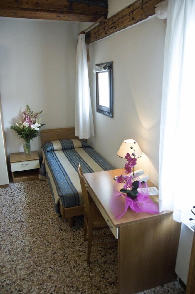 Casa Sant'Andrea Bed & Breakfast Венеция Екстериор снимка