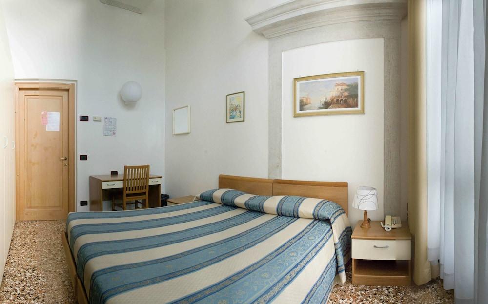 Casa Sant'Andrea Bed & Breakfast Венеция Екстериор снимка
