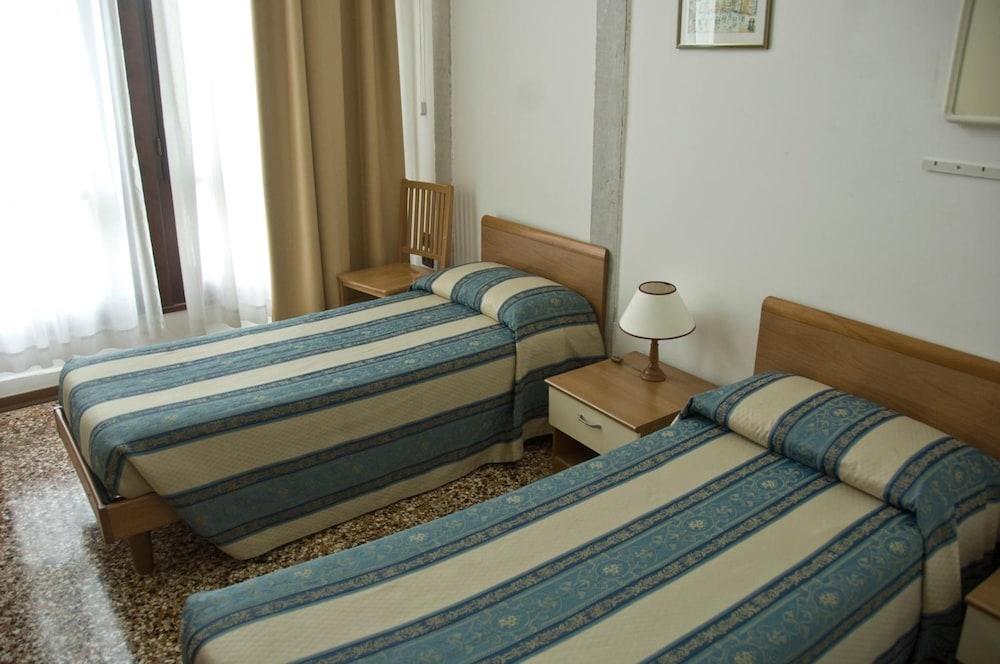 Casa Sant'Andrea Bed & Breakfast Венеция Екстериор снимка