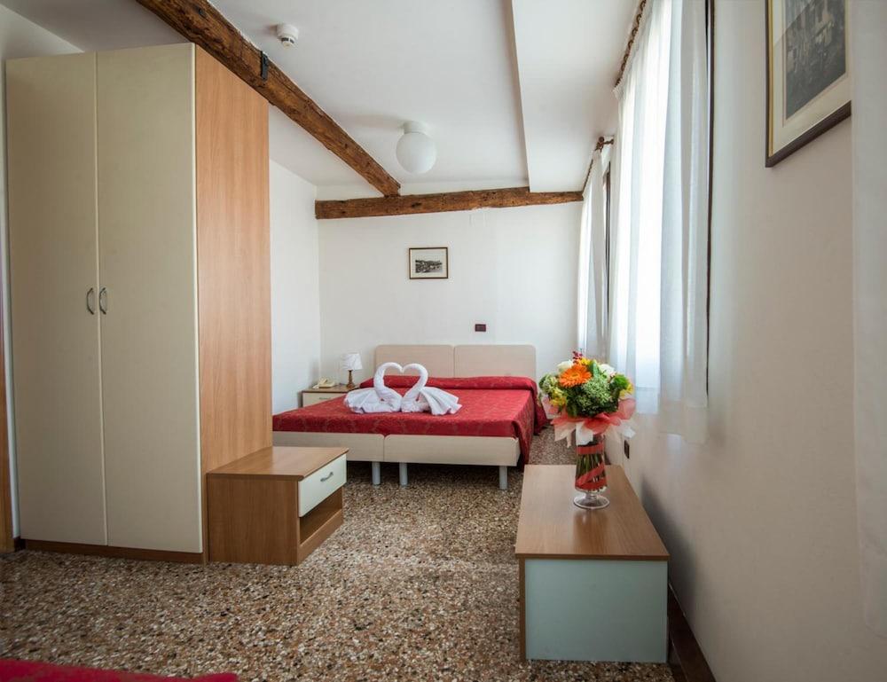 Casa Sant'Andrea Bed & Breakfast Венеция Екстериор снимка